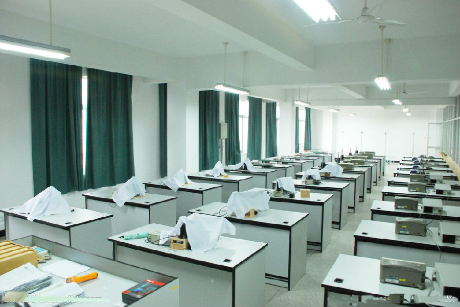 教学实验室.jpg
